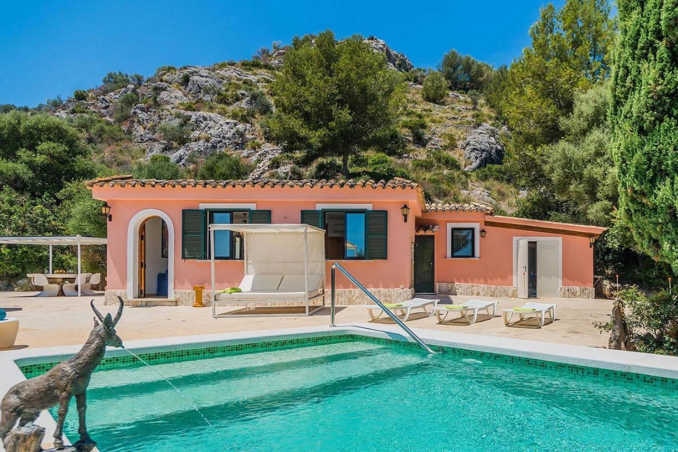 Villa With Private Mountain Ideal Runners Trailers Near Beach Approx 5 Min Walking Beach,Property Belong Puerto Pollensa Villas And Apartments Exterior foto